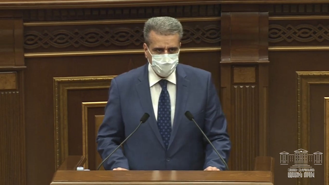 Խունդկարյանը երդվեց ԱԺ ամբիոնից