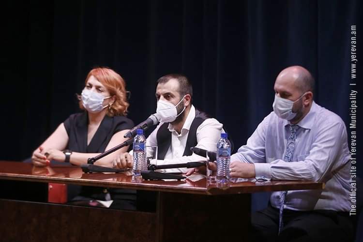 Փոխքաղաքապետ Վիրաբյանը ներկայացրել է հանրակրթության վարչության նոր ղեկավարին (ՏԵՍԱՆՅՈւԹ)