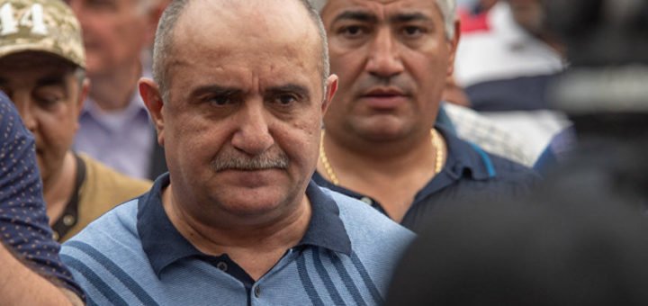 Բաբայանը տղամարդկանց կոչ արեց հավաքվել մեկ մարդու պես