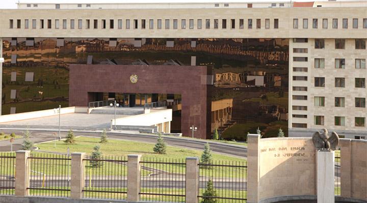 Մարտական տեխնիկայի շարժի վերաբերյալ ցանկացած տեսանյութ մարտական տեխնիկան վերածում է թիրախի ադրբեջանական զինուժի համար․ ՀՀ ՊՆ