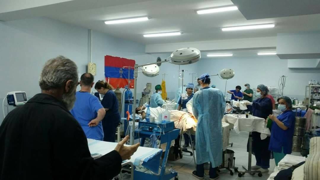 Արցախի թեմի Առաջնորդ Պարգև արքեպիսկոպոս Մարտիրոսյանը կրկին այցելել է զինվորական հոսպիտալ