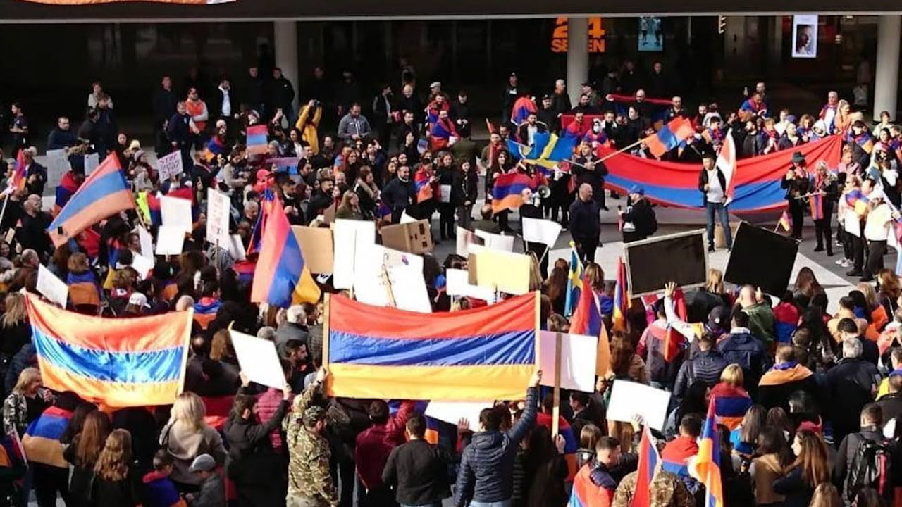 Բարսելոնայի հայ համայնքի ներկայացուցիչներ բողոքի ակցիա են կազմակերպել