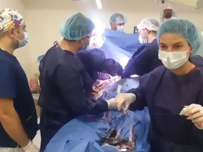 Արցախի ՄԻՊ-ն այցելել է Շուշիի եկեղեցում վիրավորված լրագրողներին