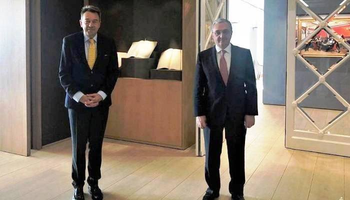 zohrab-mnacakanyany-zhnevum-ha-n193388-1