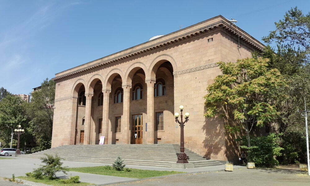 Գիտությունների ազգային ակադեմիան պահանջում է կառավարության հրաժարականը