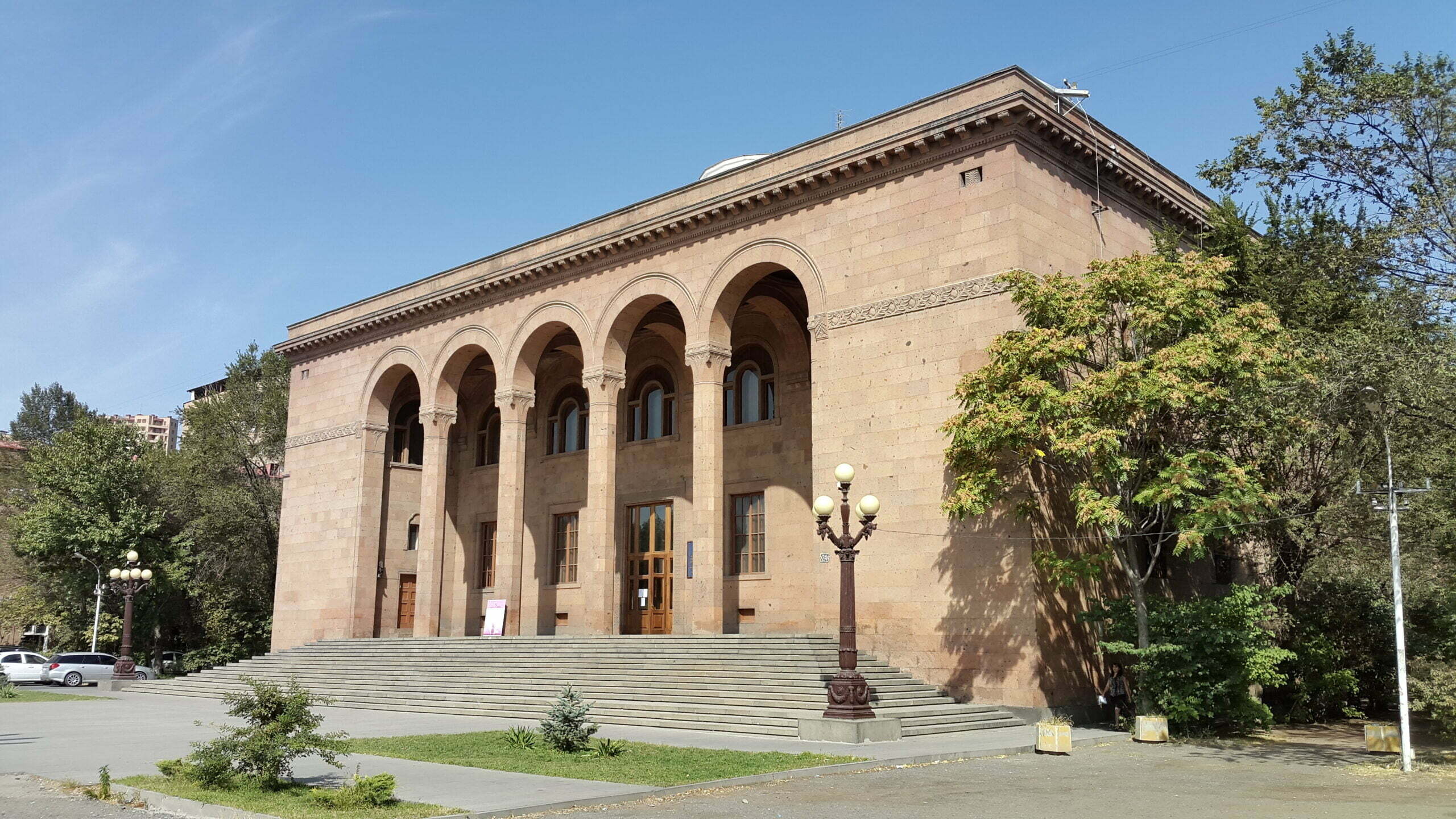 Գիտությունների ազգային ակադեմիան պահանջում է կառավարության հրաժարականը