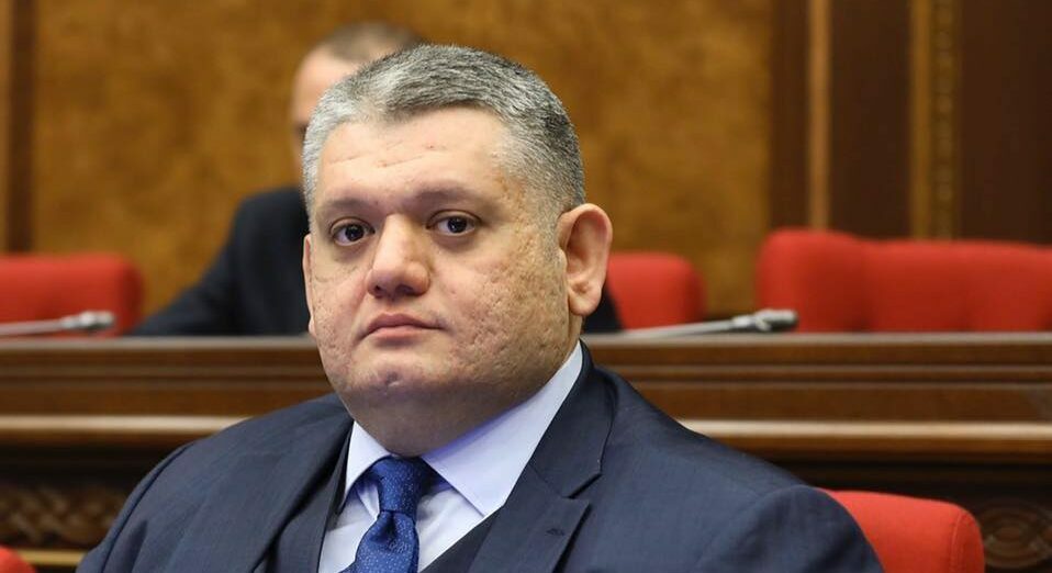 Պատգամավոր Գոռ Գևորգյանը դուրս է գալիս «Իմ քայլից», բայց վայր չի դնում մանդատը