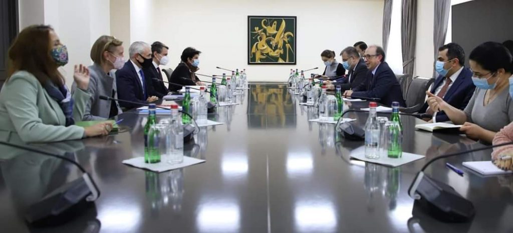 Արա Այվազյանը հանդիպել է Շոմբի Շարփի և Հայաստանում ՄԱԿ-ի մասնագիտացված գործակալությունների ղեկավարների հետ