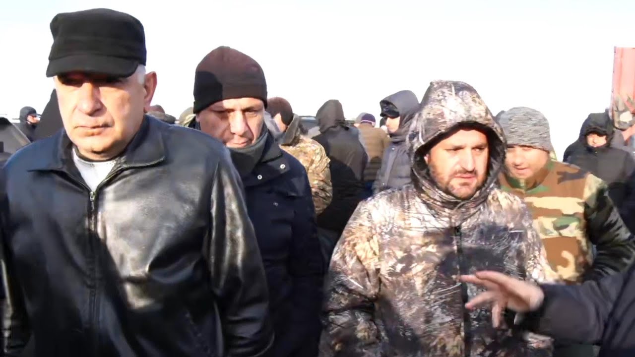 Մի խումբ սյունեցիներ փակել են Գորիս-Տաթև ճանապարհը