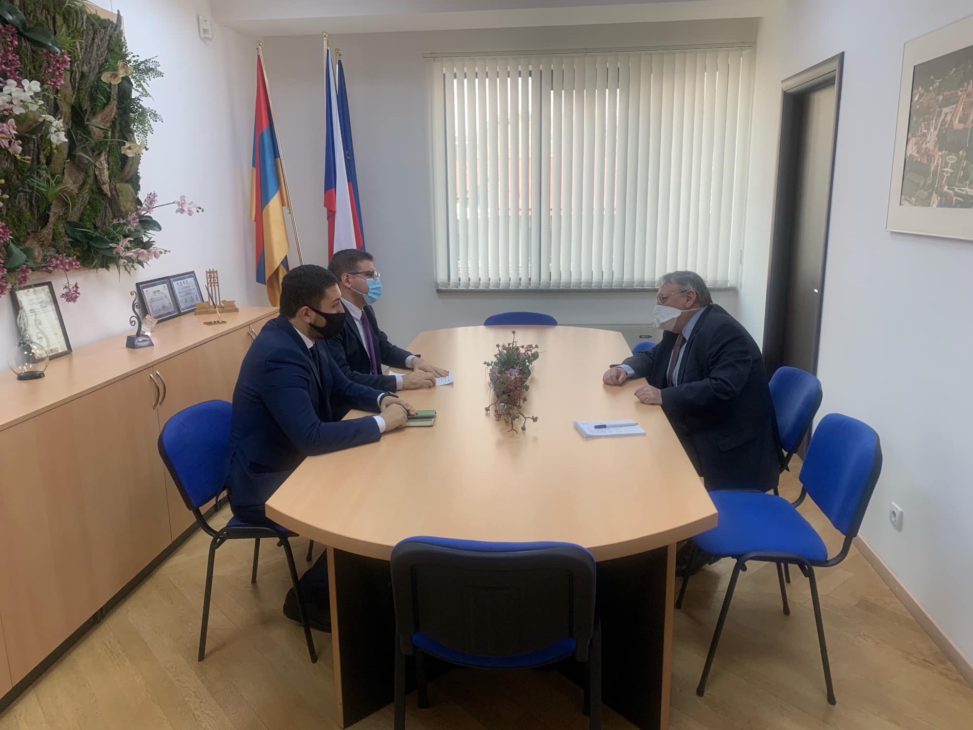 Բաբաջանյանը Չեխիայի դեսպանի հետ քննարկել է գերիների հարցը