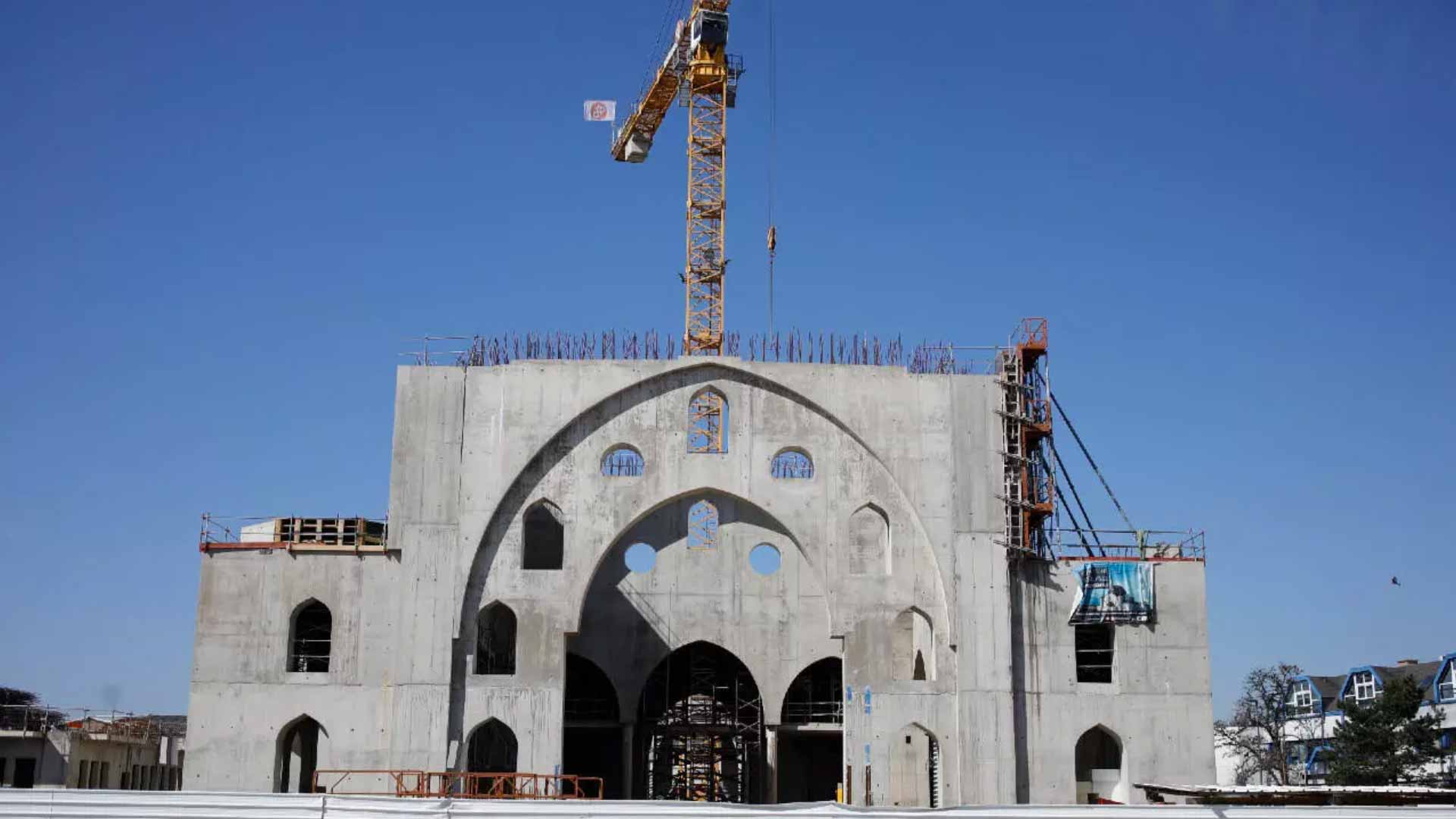 Ֆրանսիայում պայթյունավտանգ վիճակ է. Ստրասբուրգում հանրային միջոցներով մզկիթ են կառուցում