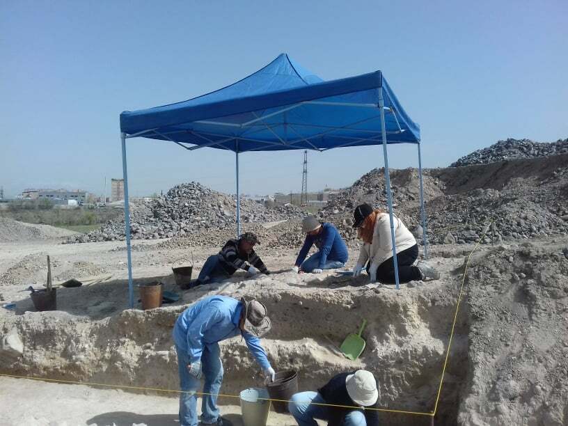 Կարմիր բլուր հնավայրում իրականացվում են պեղումներ. հայտնաբերվել է ուրարտական շերտ