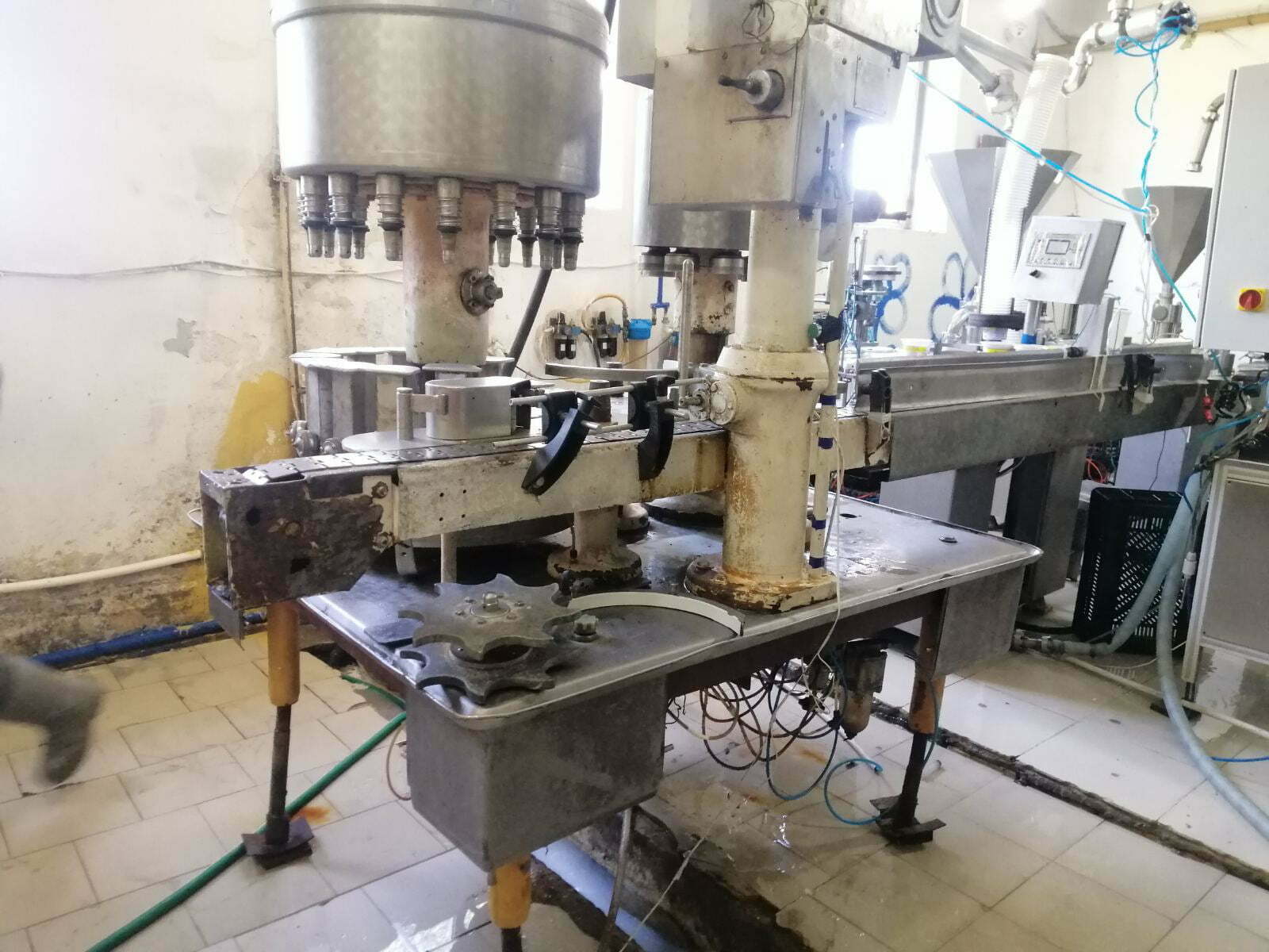 Կանթնամթերքի 2 արտադրամասի գործունեություն կասեցվել է