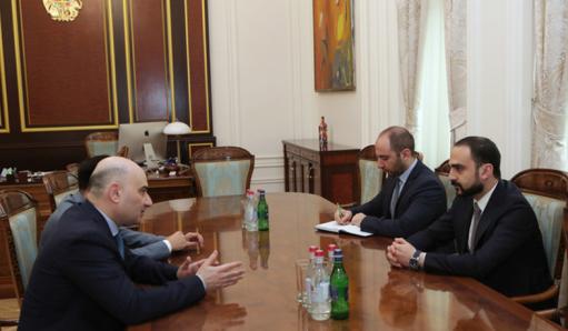 Ավինյանը Հայ վիրավոր հերոսներ հիմնադրամի նախագահի հետ քննարկել է նոր ծրագրերը