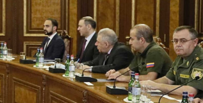 ԱԱԾ տնօրենն Անվտանգության խորհրդի նիստին ներկայացել է Կոլումբիայի դրոշով