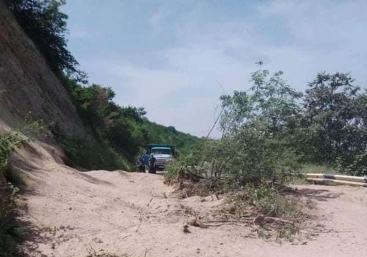 Այգեհովիտ-Վազաշեն-Պառավաքար-Այգեպար ավտոճանապարհին տեղի է ունեցել հողային զանգվածով փլվածք