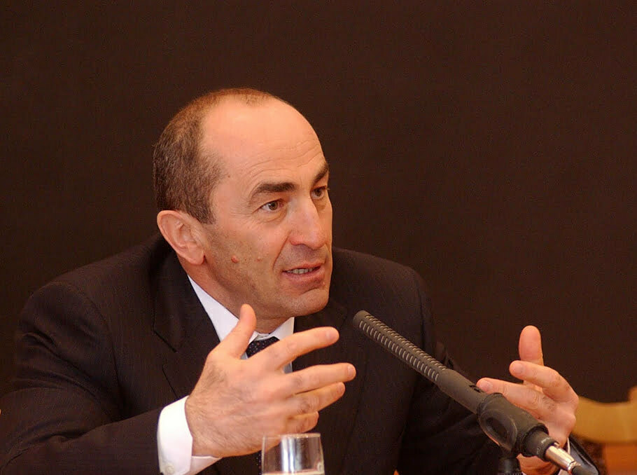 2005-ին Քոչարյանը մեկնում է ԱՄՆ ու հյուրընկալվում մորմոնների առաջնորդին․ Խուրշուդյան