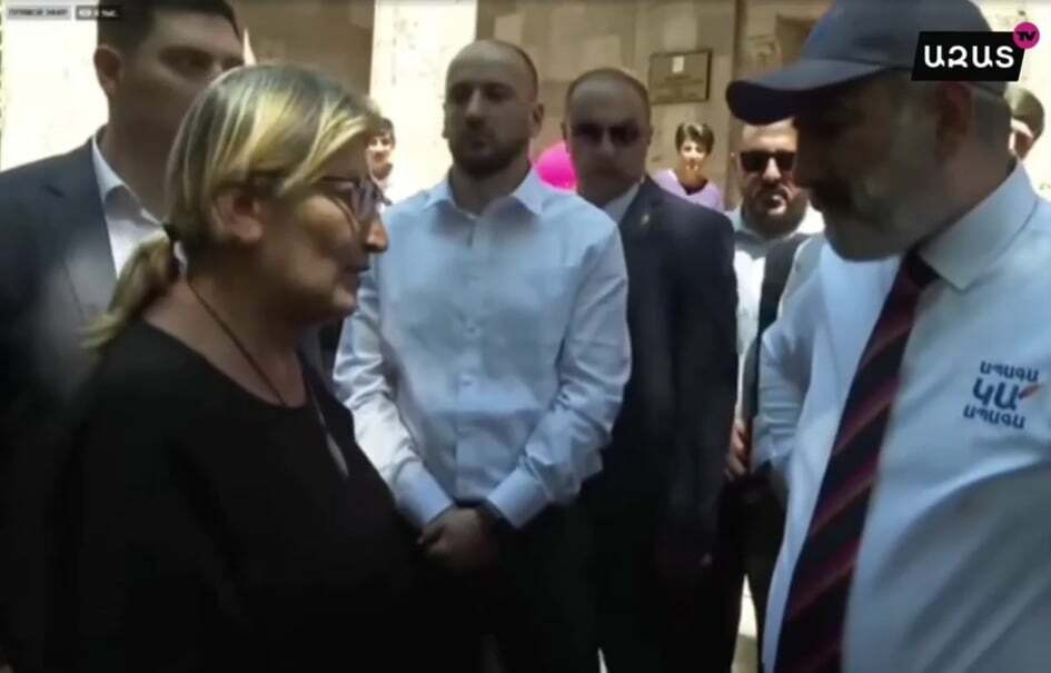 Ես նման պատասխան ձեզնից երբեք չէի ստանա, ինչը որ էտ կարիճից ստացա․ Եռաբլուրում Քոչարյանի հետ վիճած կինը՝ Փաշինյանին