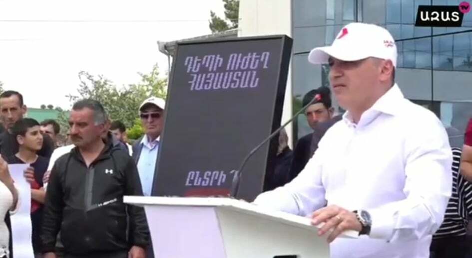 Միգուցե, զսպում է թշնամուն Ռուսաստանը, դրա համար դեռ Սյունիքը չենք տվել․ Վահե Հակոբյան