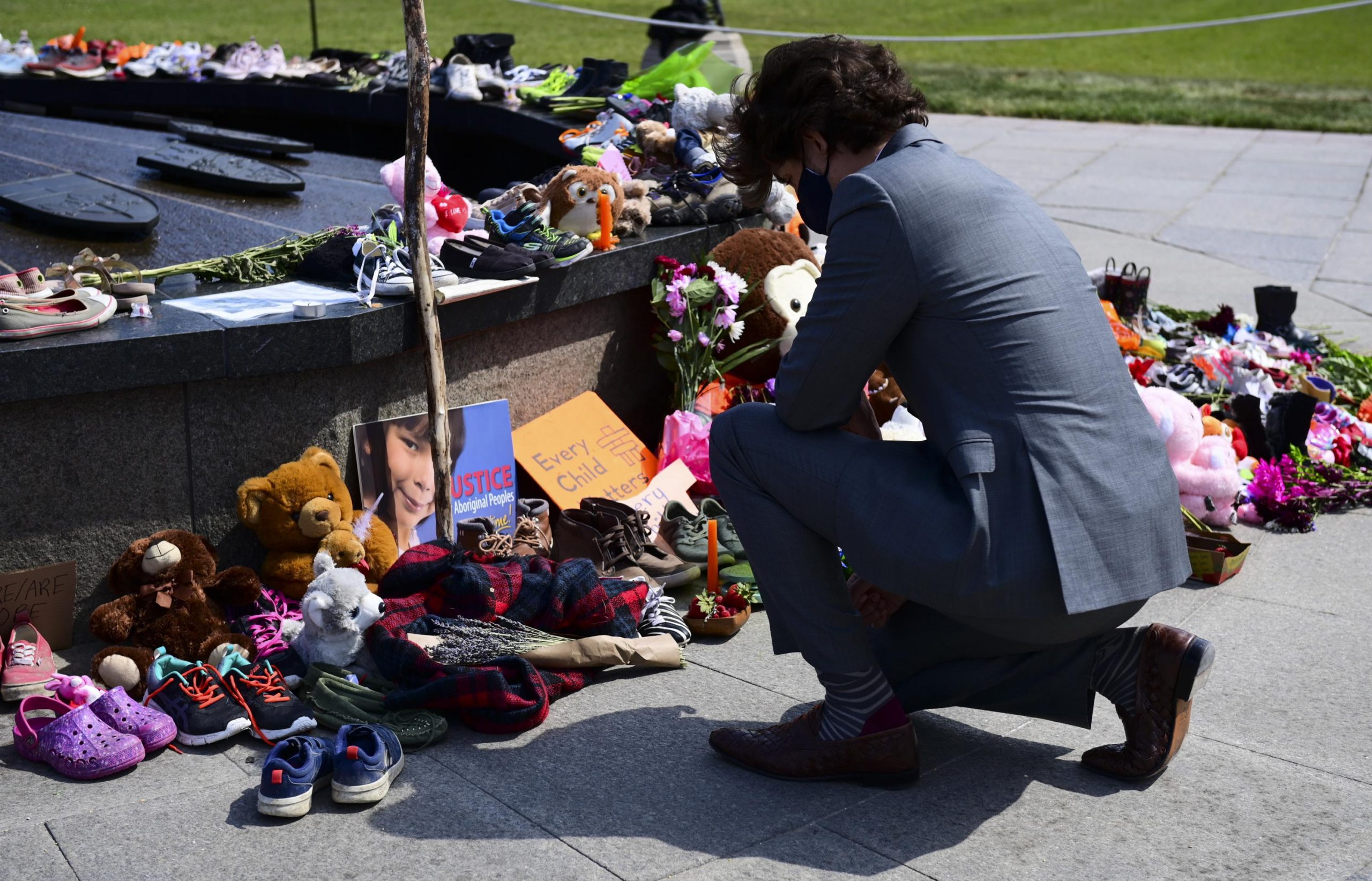 Թրյուդոն Հռոմի Պապին կոչ է արել գնալ Կանադա և ներողություն հայցել բնիկ կանադացիներից