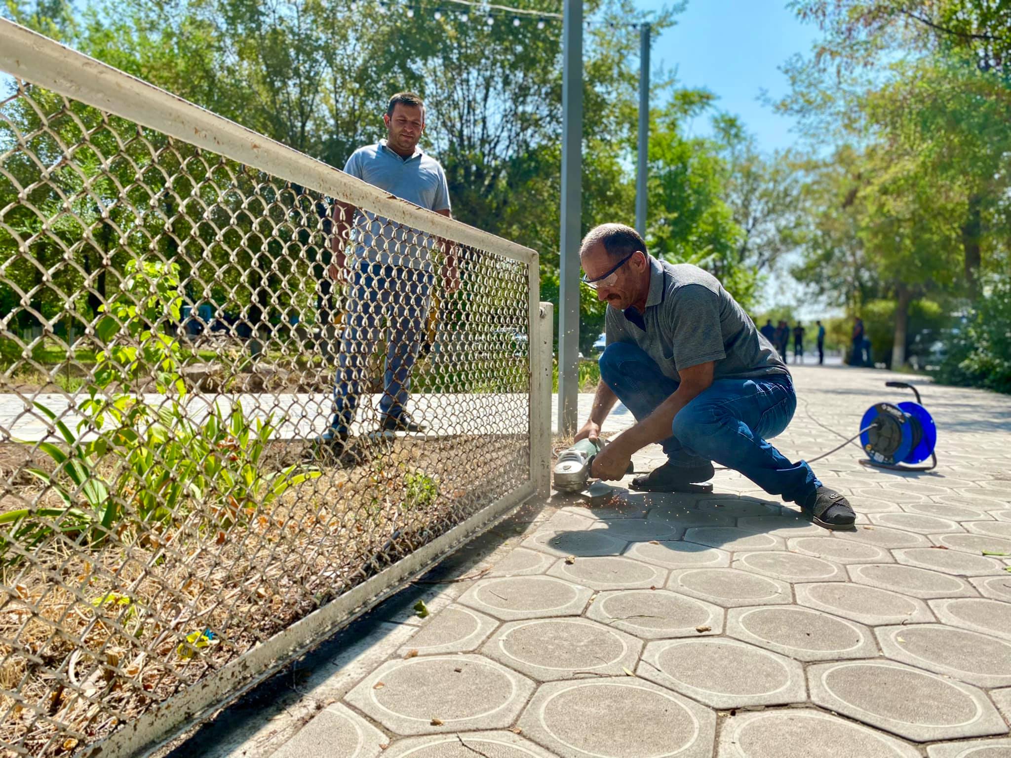 Բարեկարգվում է Արմավիր քաղաքի մշակույթի տան մոտակա այգին