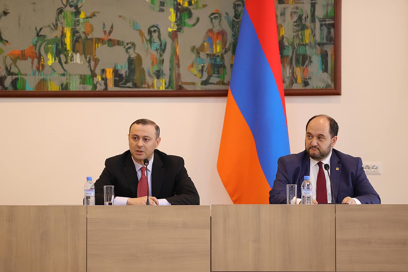 Հարությունյանն ԱԳՆ աշխատակազմին է ներկայացրել նախարարի առաջին տեղակալ Արմեն Գրիգորյանին