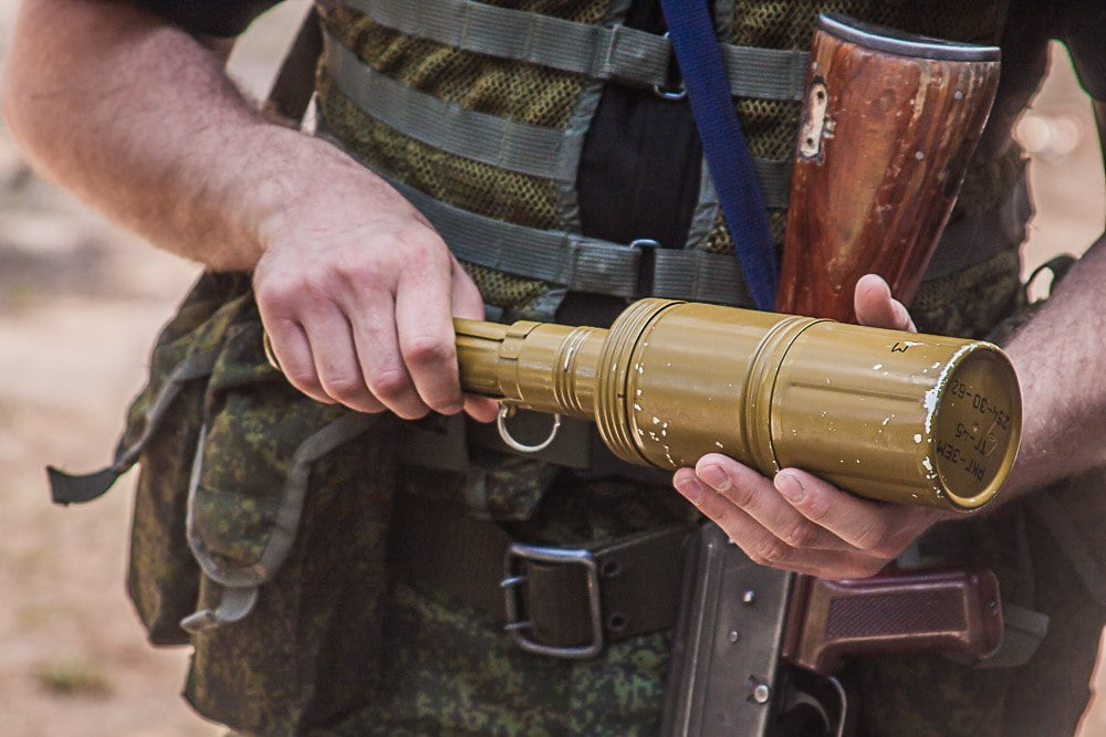 Երևանում տղամարդը նռակներով մտել է բուքմեյքերական գրասենյակ