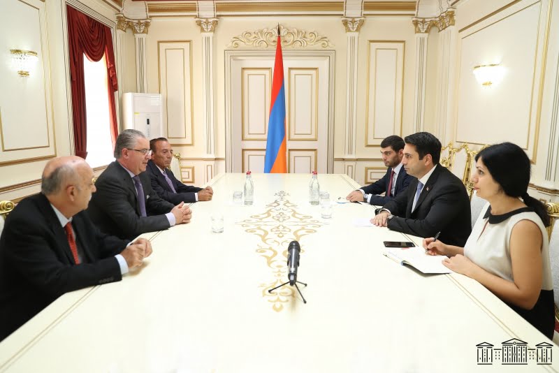 Ալեն Սիմոնյանը հյուրընկալել է Սոցիալ Դեմոկրատ Հնչակյան կուսակցության ներկայացուցիչներին