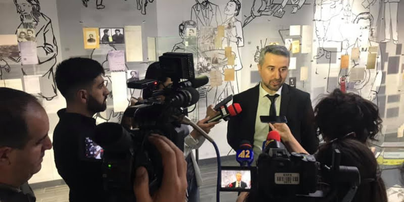 Խզմալյանը ներկա է գտնվել Գանձայում Վահան Տերյանի տուն-թանգարանի ցուցասրահի բացմանը