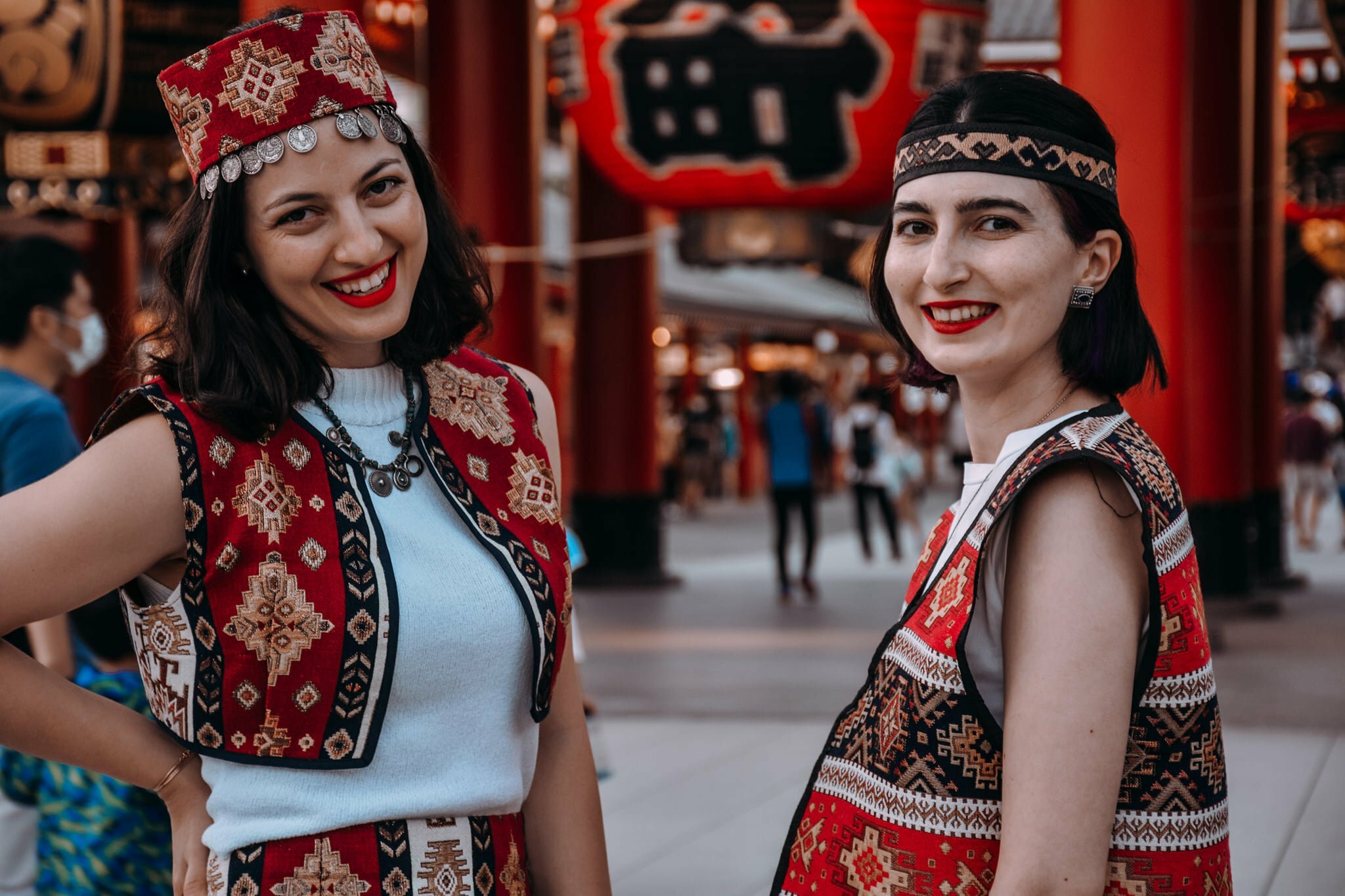 Տոկիոյում հայուհիները տարազներով ֆլեշմոբ են արել