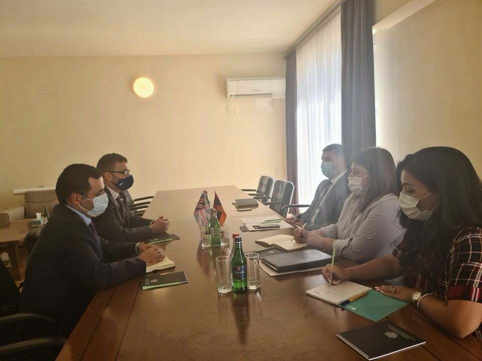 ՏԿԵ նախարարը և Միացյալ Թագավորության դեսպանը քննարկել են մի շարք ոլորտներում համագործակցությունը