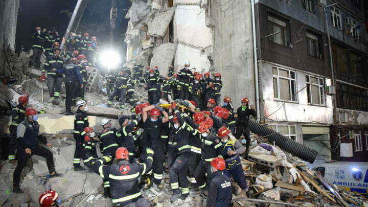 Բաթումում փլուզված շենքի փլատակների տակից 5 դի է հայտնաբերվել