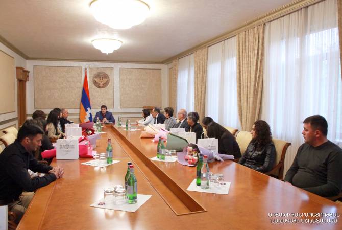 Արցախի նախագահն ընդունել է զոհված ուսուցիչների հարազատներին