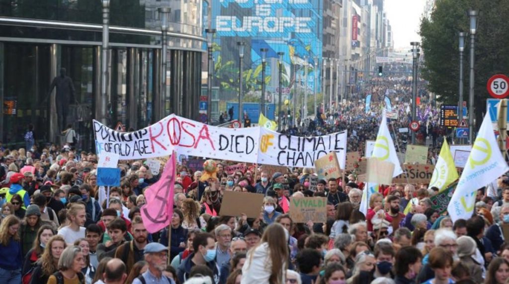 Ակցիա Բրյուսելում՝ նվիրված կլիմայի փոփոխությունների դեմ պայքարին (ՏԵՍԱՆՅՈւԹ)