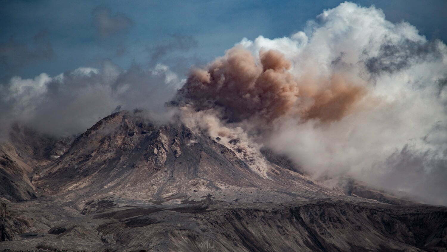Самый древний вулкан. Вулкан Шивелуч. Извержение вулкана Шивелуч. Извержение вулкана Шивелуч на Камчатке. Вулкан Шивелуч извержение 2019.