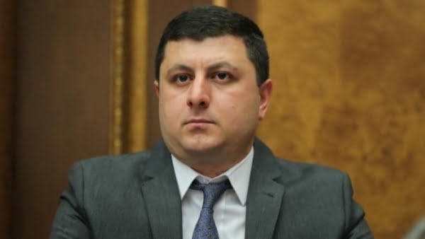 Պապիկյանը շարունակում է լռել․ Աբրահամյան