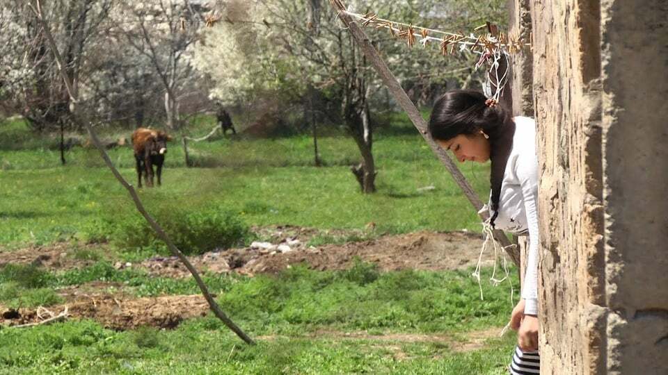 16 տարեկանում արդեն հղի էի, ստիպում էին տան բոլոր գործերն անել, ու առաջնեկիս կորցրի․ եզդի աղջիկները վաղամուսնության զոհ են դառնում