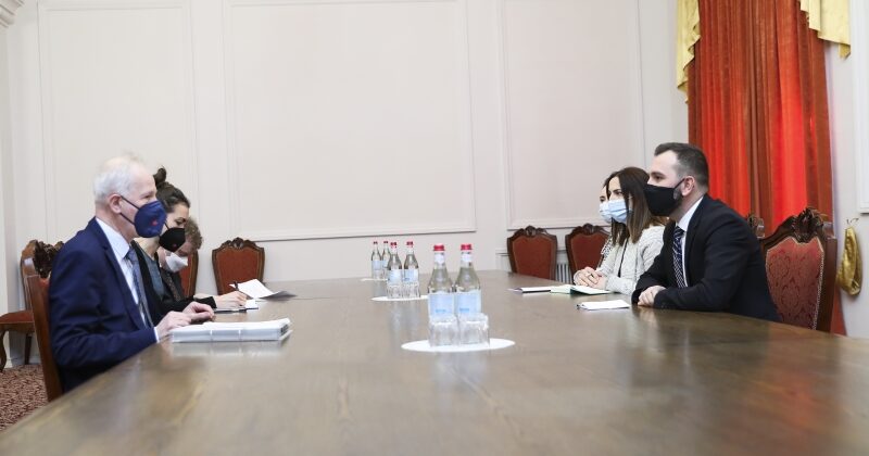 ՔՊ խմբակցության ղեկավարն ընդունել է ԵՄ-ում Կանադայի հատուկ բանագնացին