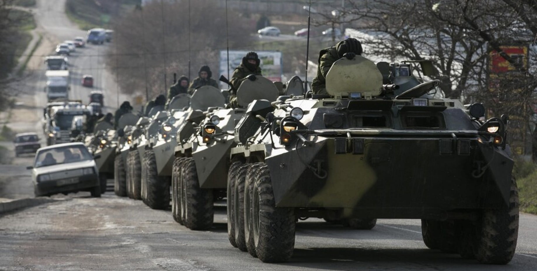 Ռուսները առգրավել են Ուկրաինայի ԶՈւ-ի 2 մեքենա, հագել ուկրաինական համազգեստ ու շարժվում են Կիևի կենտրոն