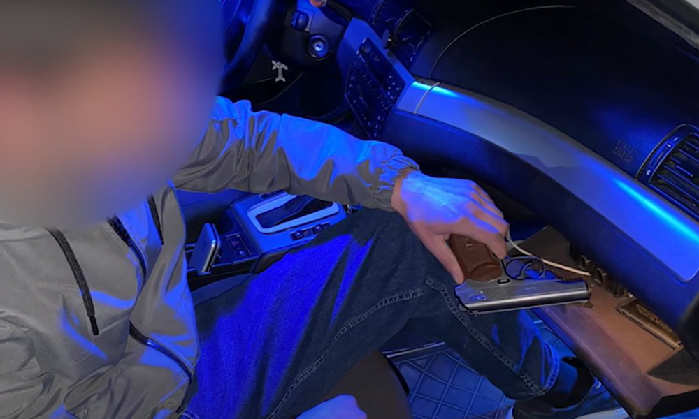 Մեքենայի սրահից ներկայացրել է ատրճանակ․ ուժեղացված ծառայության արդյունքները (ՏԵՍԱՆՅՈՒԹ)