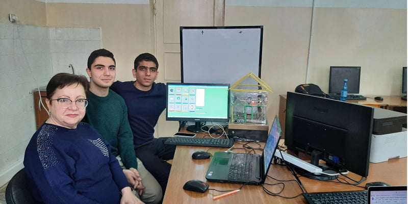 Ֆիզմաթի թիմը ոսկե մեդալ է նվաճել «Ռոբոարտ 2022» մրցույթում