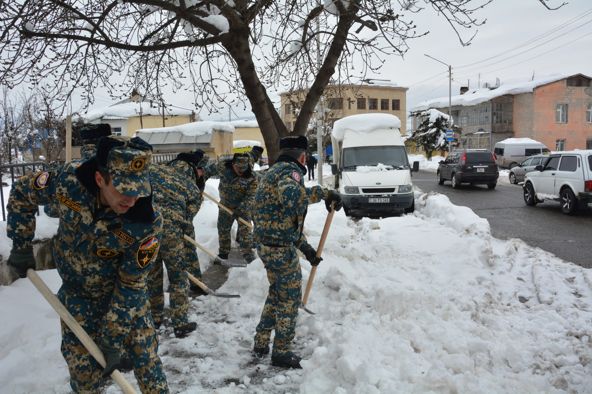 Ոստիկաններն ու փրկարարները Ստեփանակերտում իրականացրել են ձնամաքրման աշխատանքներ