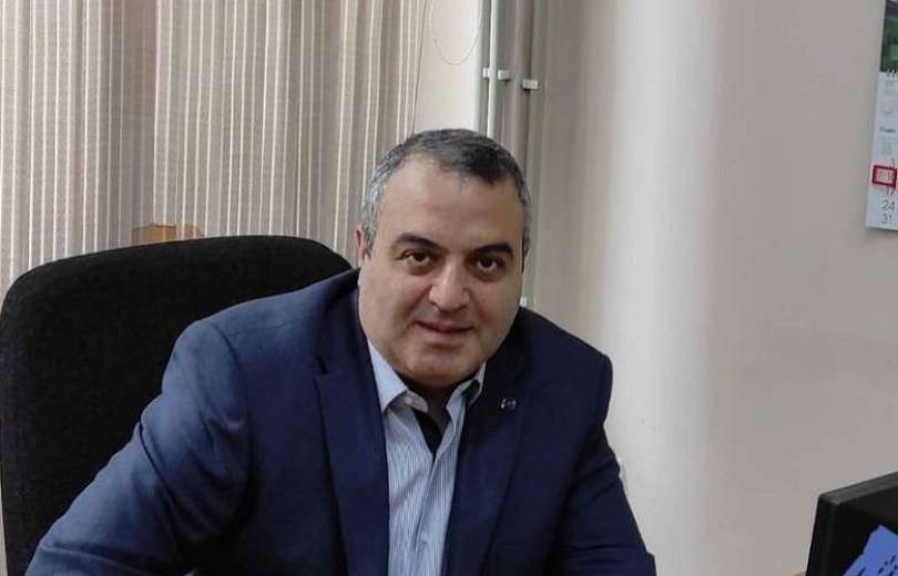 Աջափնյակ վարչական շրջանի ղեկավար դադարեցնում է պաշտոնավարումը
