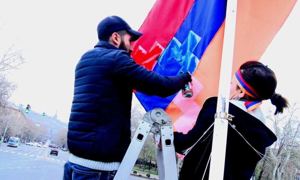 Օպերայում դրված Արցախի դրոշը ներկելու դեպքով նյութեր են նախապատրաստվում Ոստիկանությունում