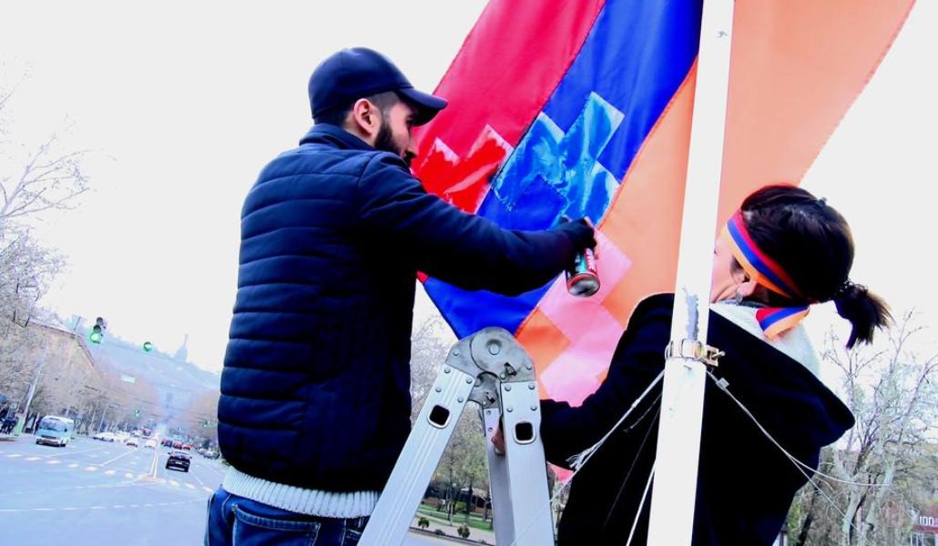 Օպերայում դրված Արցախի դրոշը ներկելու դեպքով նյութեր են նախապատրաստվում Ոստիկանությունում