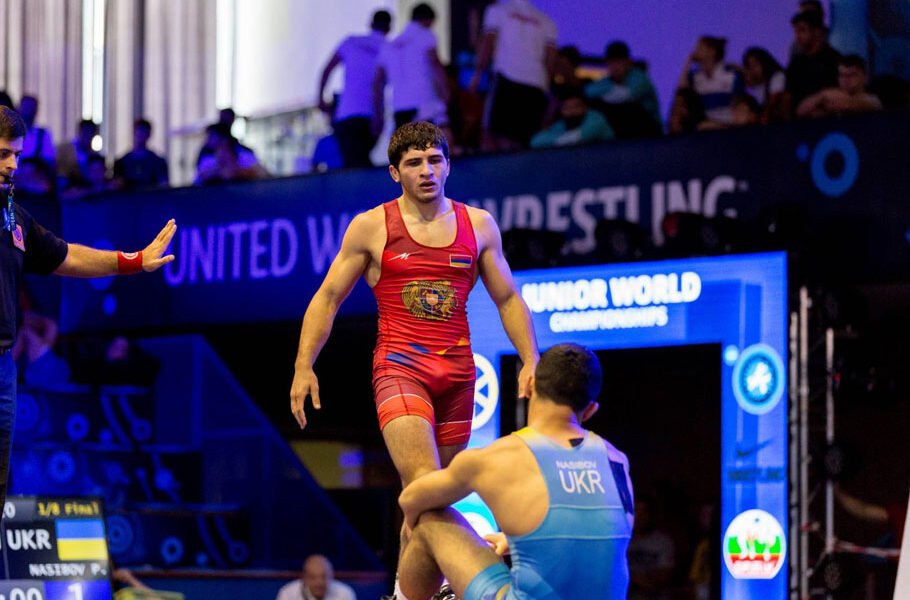 ԵԱ․ հայ 2 ըմբիշներ մեկնարկեցին հաջող․ Ամոյանը հաղթեց 2 րոպեում