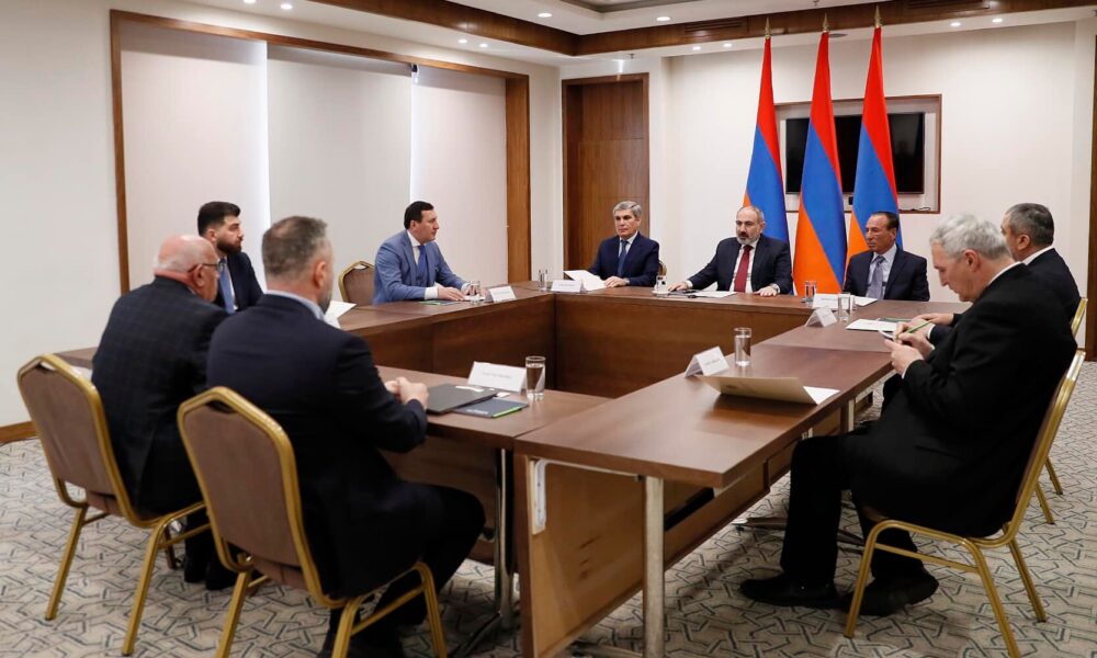 Դա չի խանգարում Փաշինյան Նիկոլին չեղած կուսակցությունը կոչել արտախորհրդարանական ուժ․ Հեքիմյան