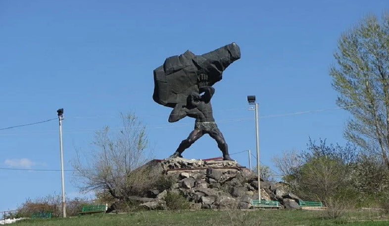 Տրամադրվածությունն այն է, որ նույն վարչական շրջաններում մնան արձանները, բայց ավելի տեսանելի վայրում լինեն. Երևանի քաղաքապետ