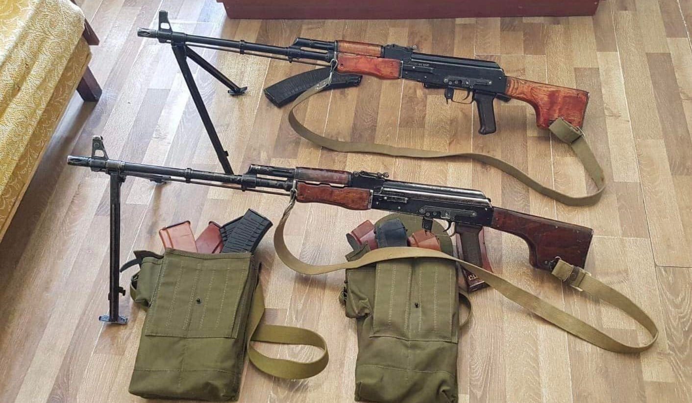 Ապօրինի կերպով հրազեն և ռազմամթերք փոխադրելու կասկածանքով կատարվել են ձեռբակալություններ