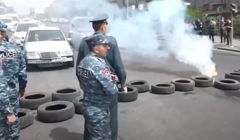 Ցուցարարների կողմից Կոմիտասի պողոտա-Գյուլբենկյան խաչմերուկում կատարվել է խուլիգանություն. (ՏԵՍԱՆՅՈՒԹ)